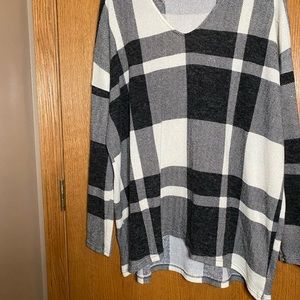 Long sleeve plaid sweater